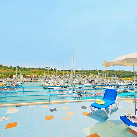 Apartment In Albufeira With Marina Views *